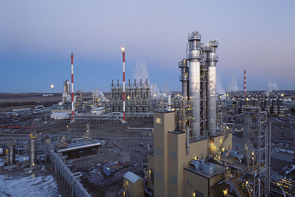 Crude oil and petrochemicals refinery